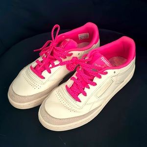 only worn once, pink cute rebook sneakers!